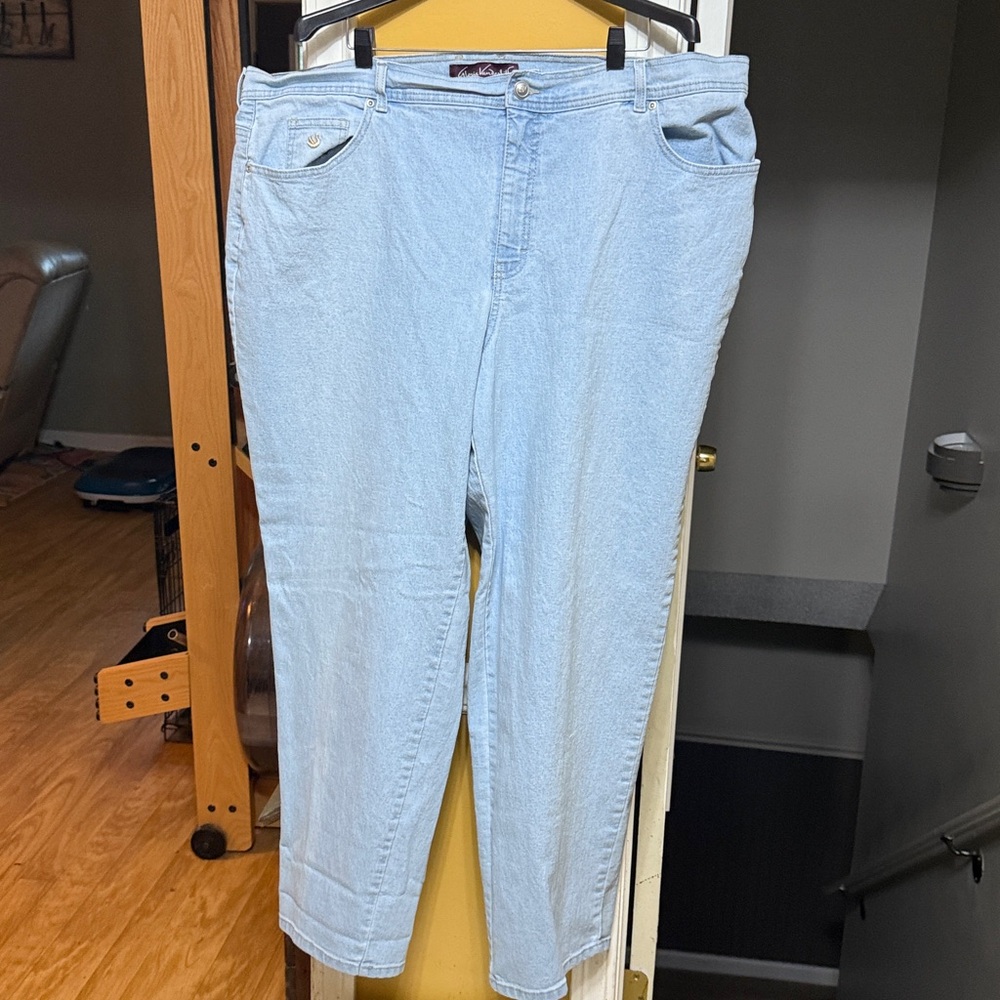 Gloria Vanderbilt Amanda Jeans 24W Light Wash Tapered High Rise Plus Size
